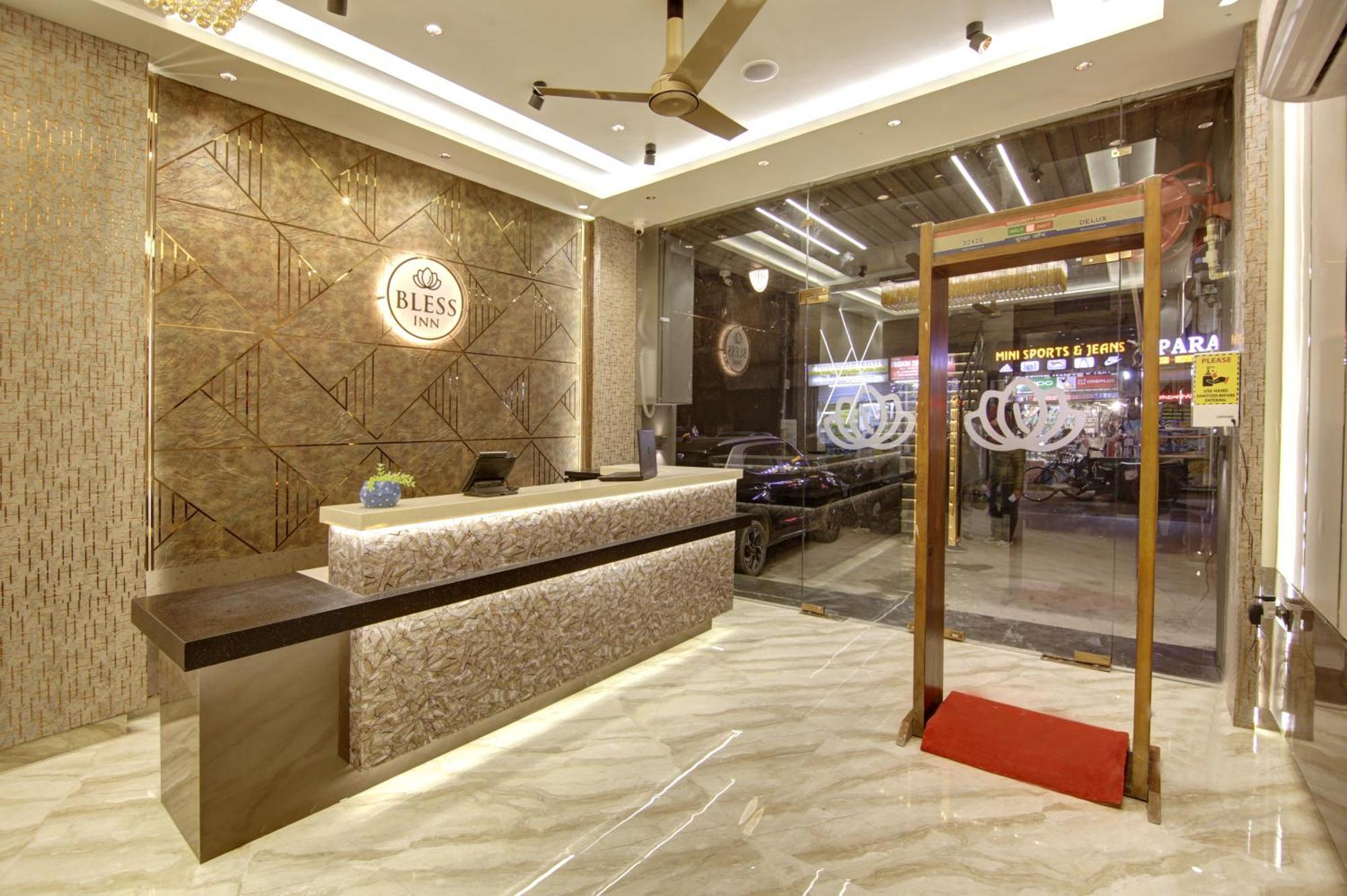 Bless Inn - Near Connaught Place Új-Delhi Kültér fotó