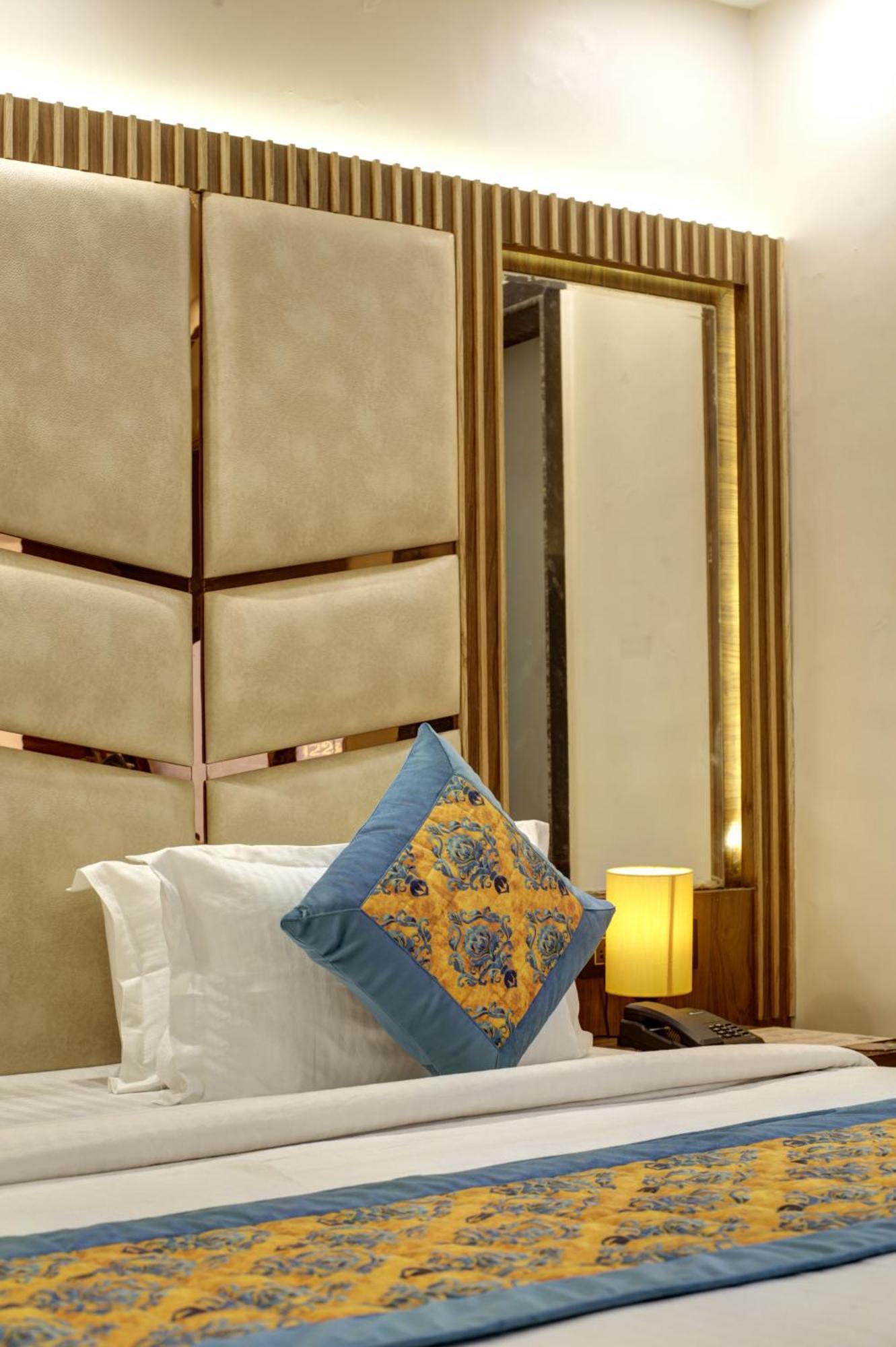 Bless Inn - Near Connaught Place Új-Delhi Kültér fotó